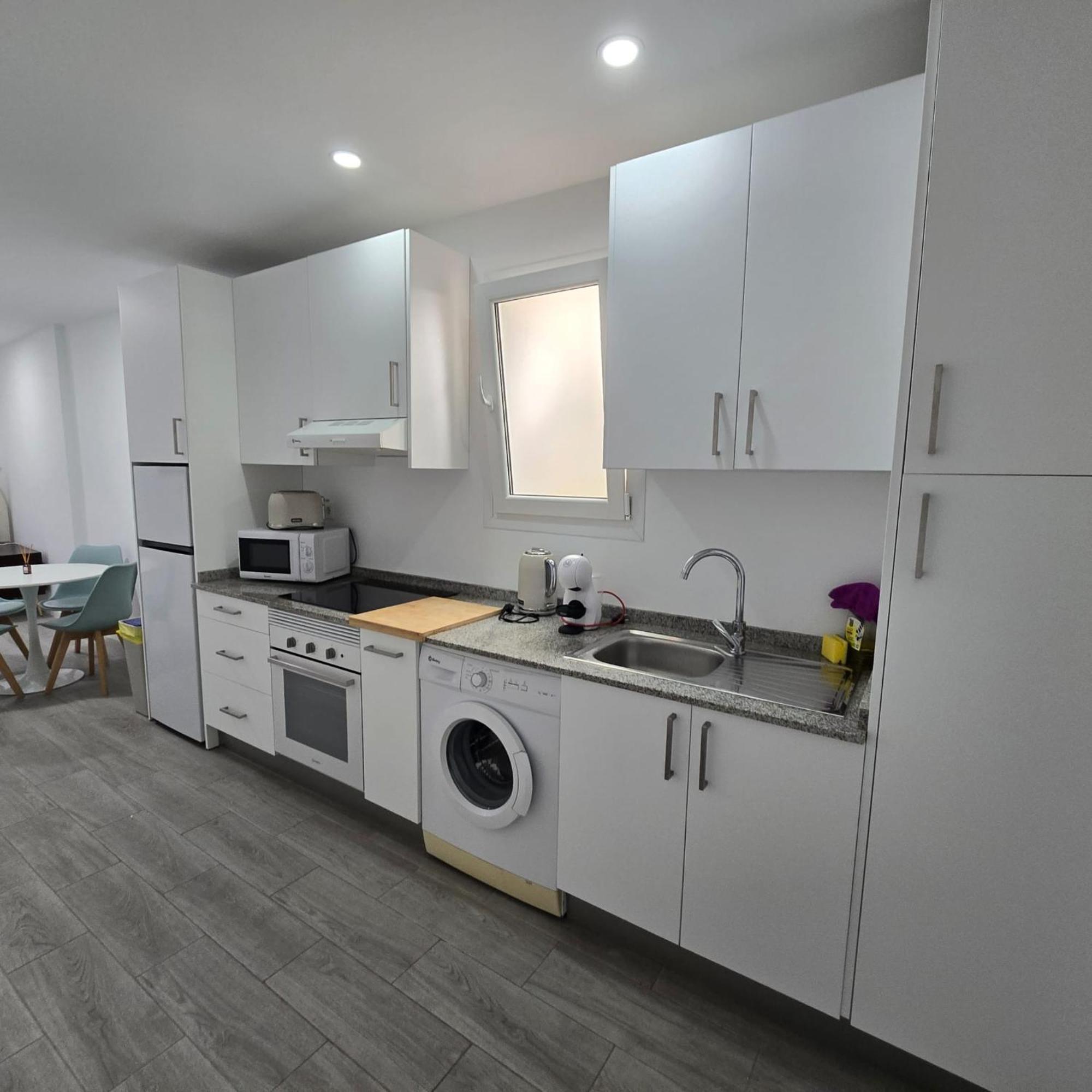 2 Rooms Con Terraza Malaga Bagian luar foto